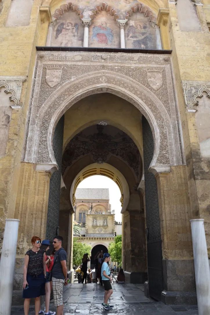 這是Gate of Pardon&nbsp;（贖罪門），聽說從這門通過的信徒，罪孽全會被赦免。