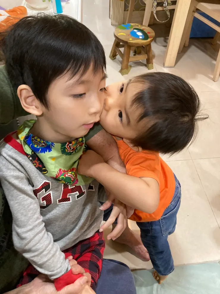 「哥哥，我愛你♥️！」