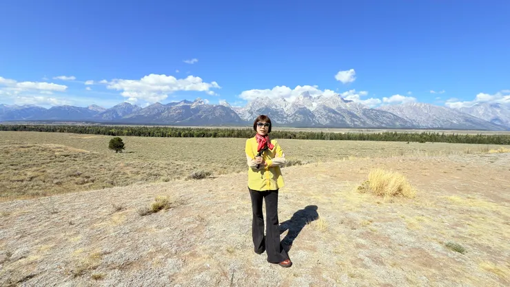 銀閃閃的提頓山脈有別於黃澄澄的黃石峽谷