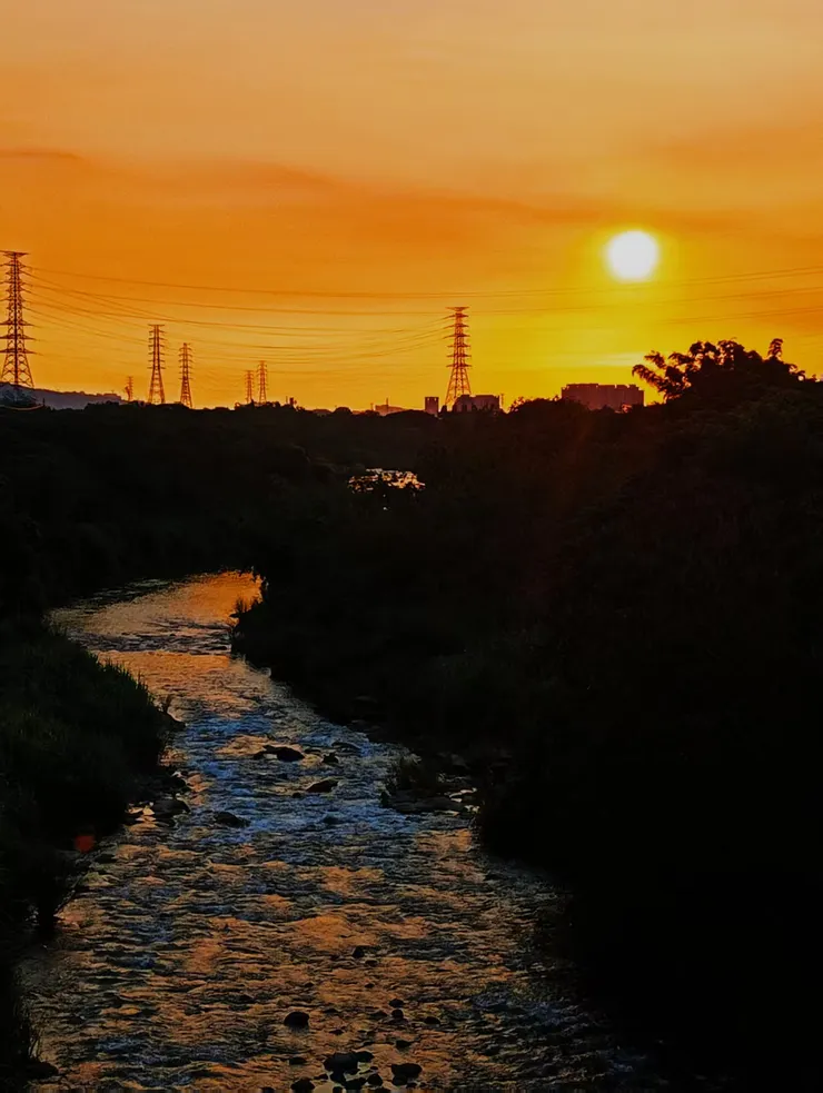 麻吉家鄉的黃昏