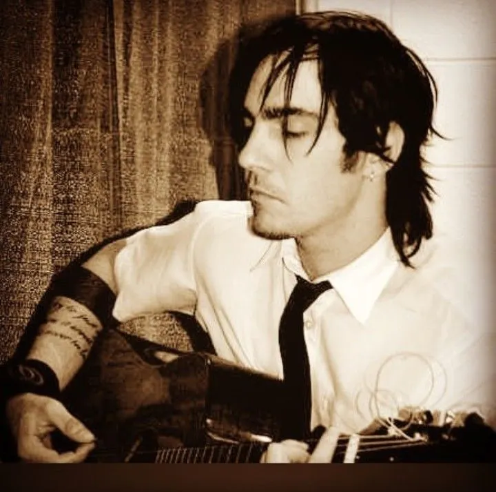 Adam Gontier&nbsp;
