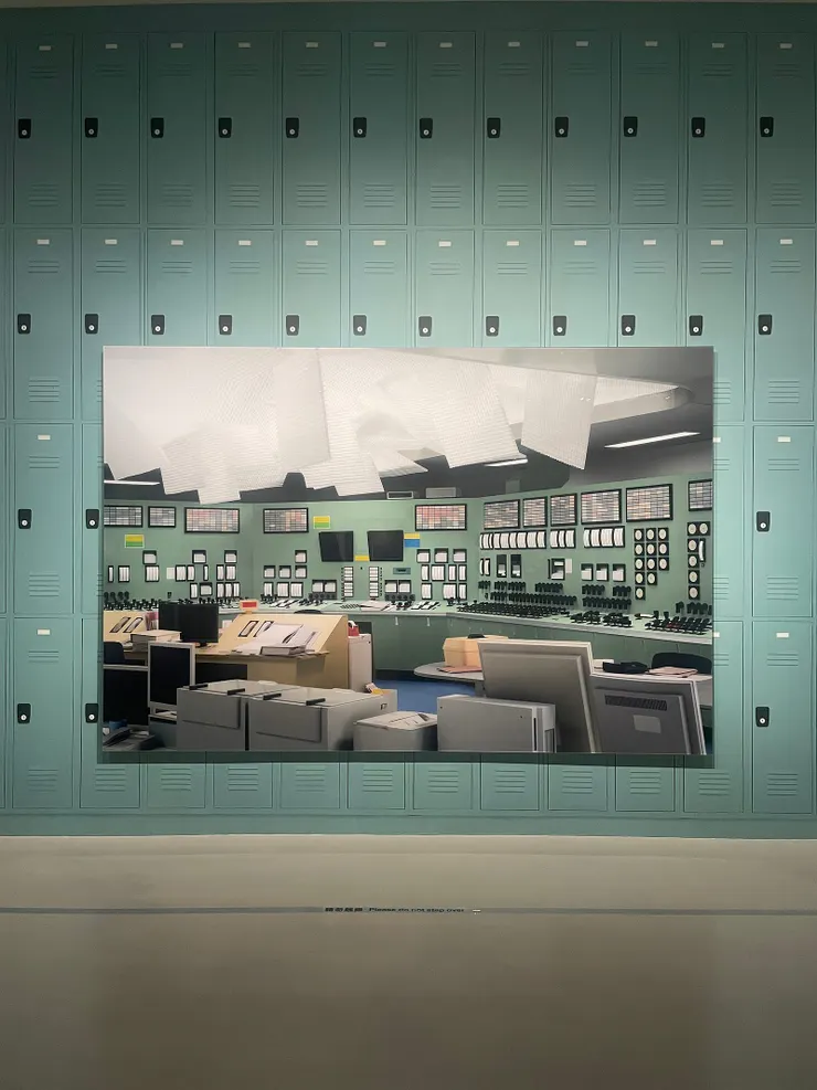 <控制室 Control Room>