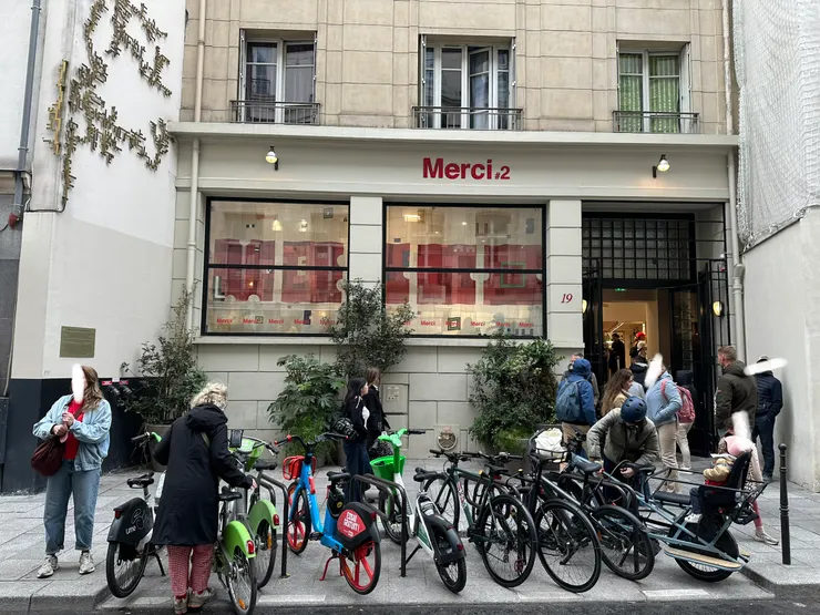 門口停滿腳踏車的Merci #2