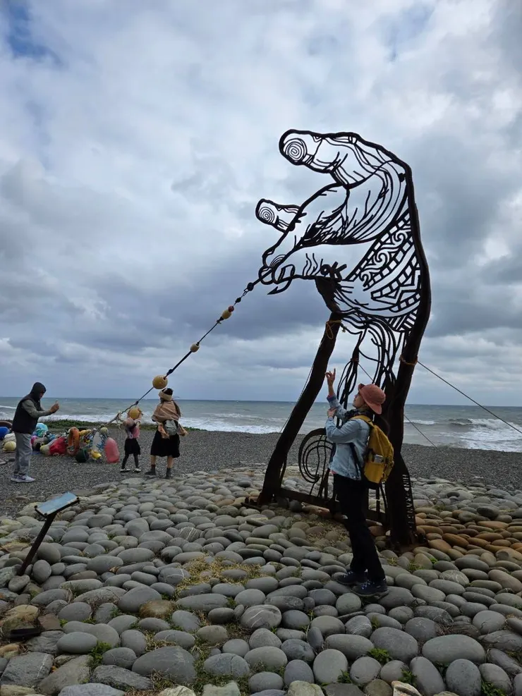 海邊的裝置藝術
