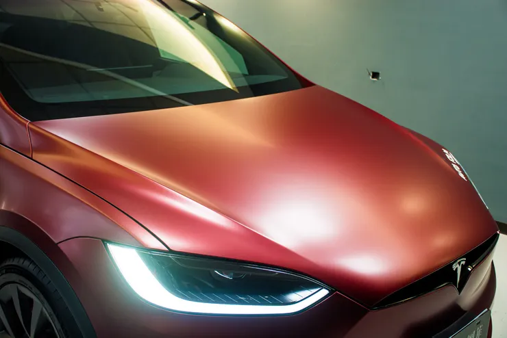 台南奧圖菲汽車包膜推薦|高評價實力店!車體貼膜手路細膩|犀牛