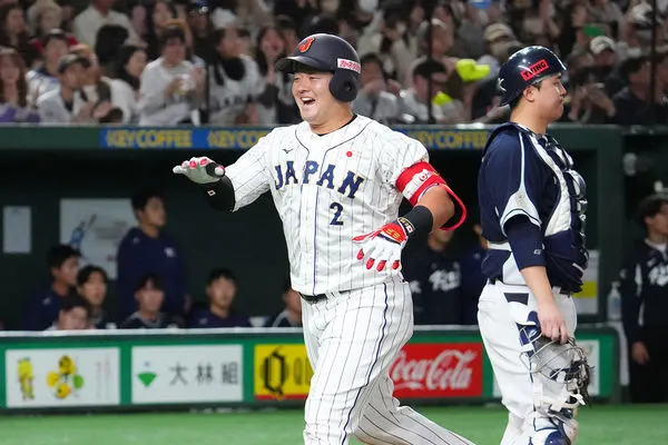 敲出滿貫砲的牧秀悟(圖片來源:日本武士隊推特)