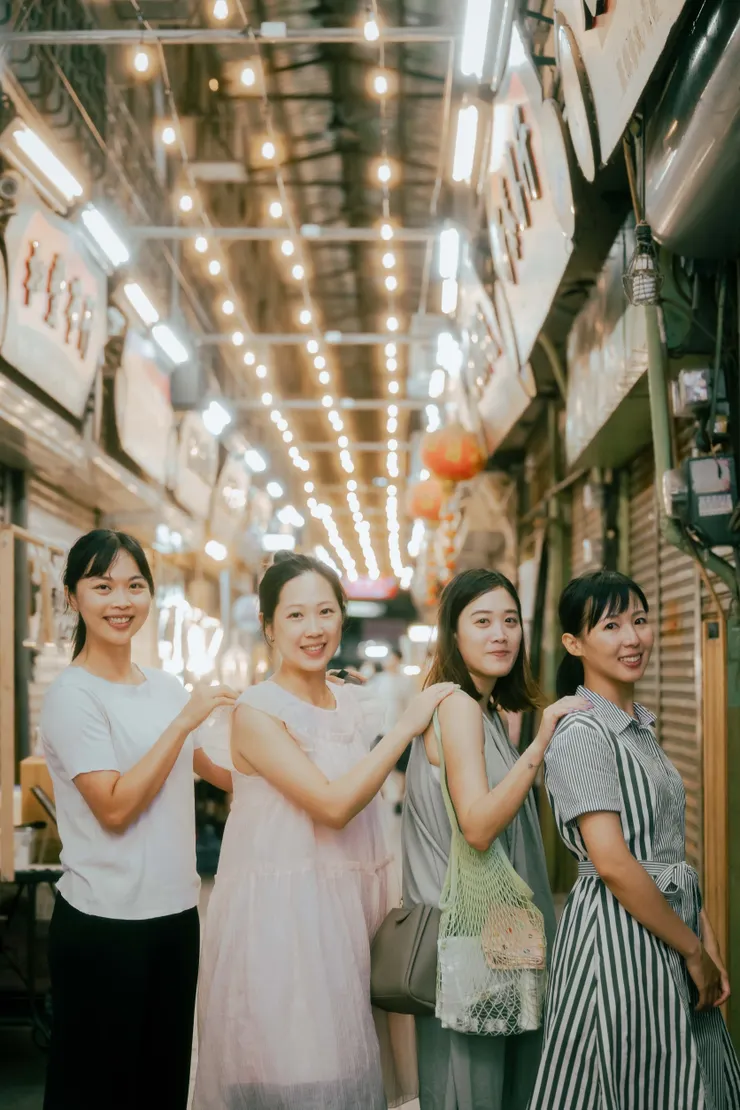 攝影師友人為我們在新竹長桌市集留影