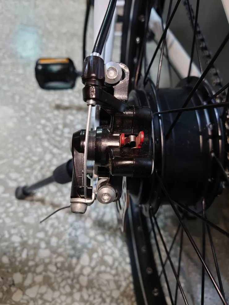 碟煞卡鉗位置固定螺絲