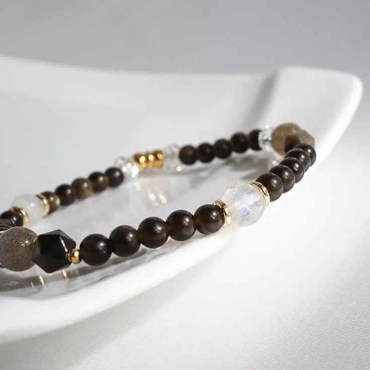 這種款式通常也會出給男生 因為造型比較中性帥氣一點