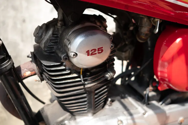 125G2保持與初代野狼一樣的缸頭設計，仍採用雙邊自潤（無培林）的凸輪軸