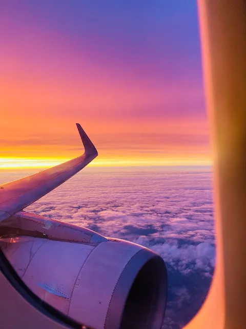 東京自由行班機窗外火燒雲晚霞