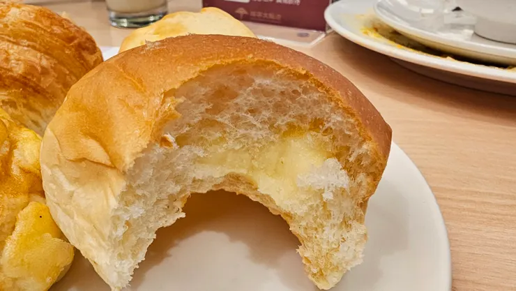 也有我最愛的爆漿餐包可以吃!