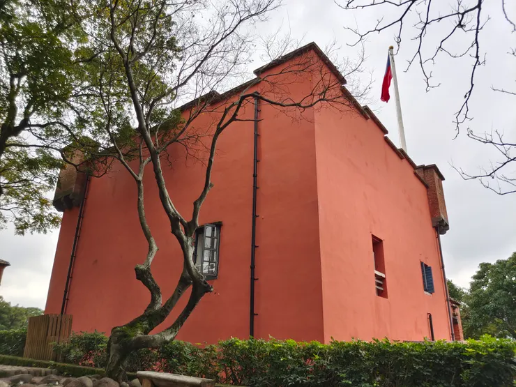 由不同角度看370年歷史的紅毛城。