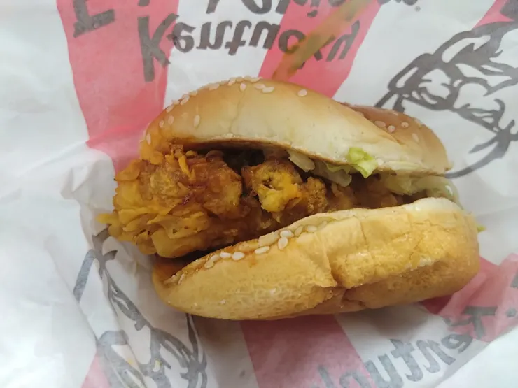 青花椒香麻咔啦雞腿堡1121228