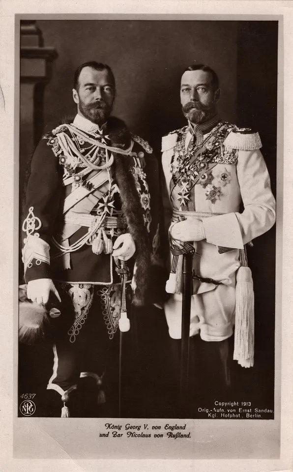 沙皇（左）英王（右）