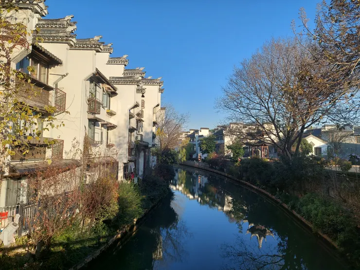 南京城牆博物館附近橋上的景