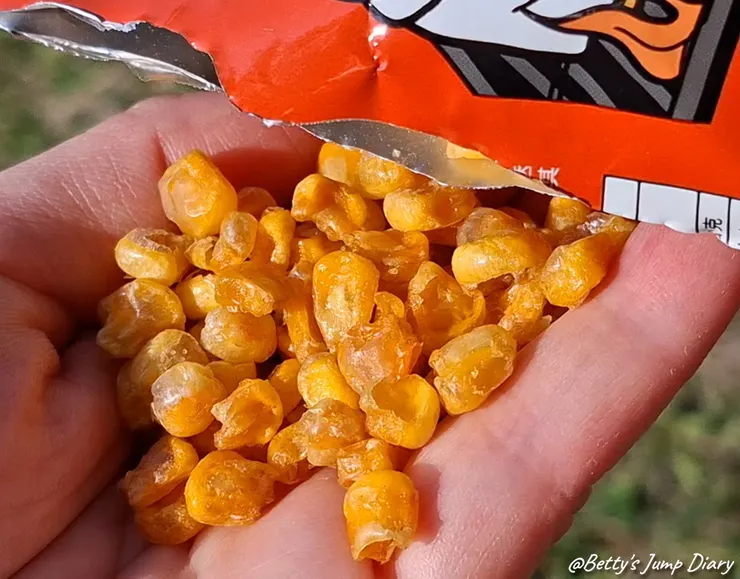 ▲【經脆脆】玉米粒X燒玉米口味/圖片來源:Betty's Jump Diary