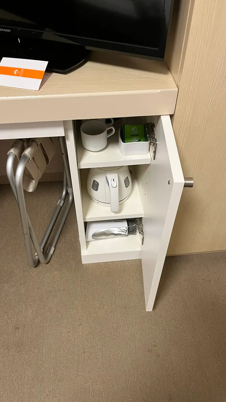 這樣也不會覺得桌面太雜亂。