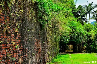 水泥和磚構造物是礦場比較容易留下的遺跡