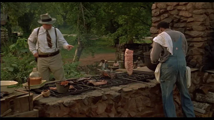 《油炸綠色番茄》中至"殺夫"餐館查案的警長不知廚子正在烤人肉