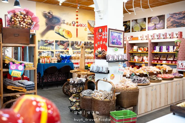 [台中大甲伴手禮]麻姥姥手工餅舖，媽祖欽點的供品？麻荖盆花供佛美翻天，傳承五代百年手藝，過年限定木盒、抹茶口味必搶，2026禮盒推薦