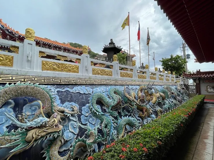 園區莊嚴雕刻造景（圖片截圖於網路）