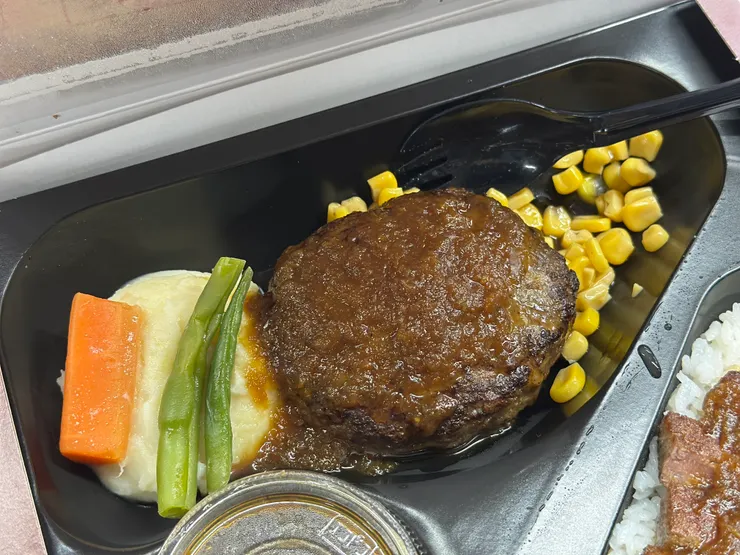 由廚師主理的漢堡扒，熟度果然才是剛剛好！不韌又有嚼勁！