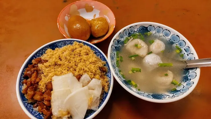 道地米糕及綜合湯（圖片截圖於網路）