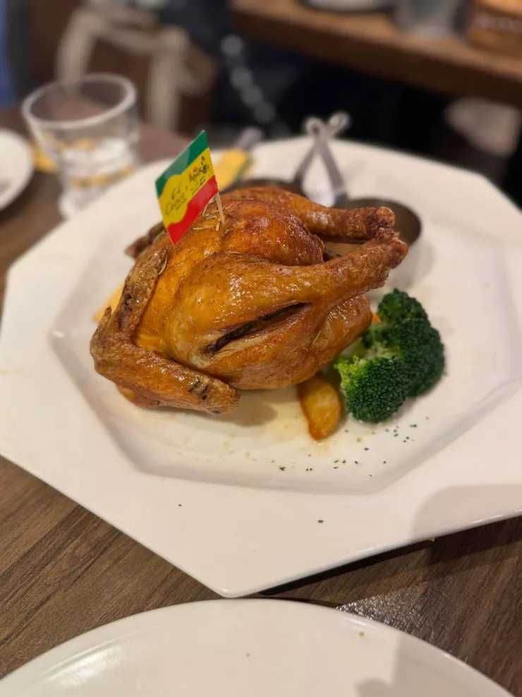 咀嚼烤雞大餐，終於找到了食物的味道😅😅