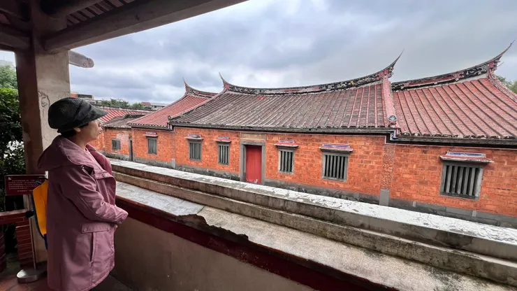 眺望三大落古厝,屬於林本源「邸」的部分,不開放參觀。