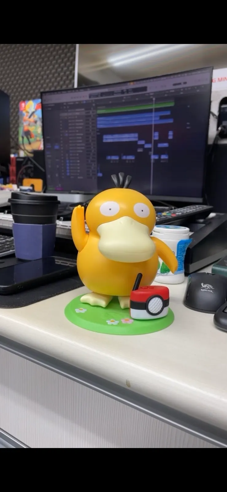 跳舞關節卡卡的可達鴨XD