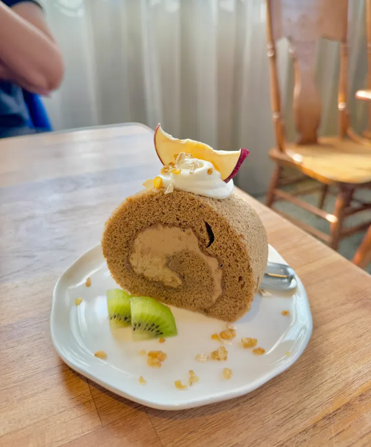 茶口味生乳捲   140元