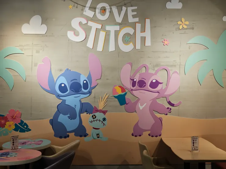   　🔹店外有透貼、店內有壁貼，記得要拍照留念，忘記會飲恨很可惜!!!