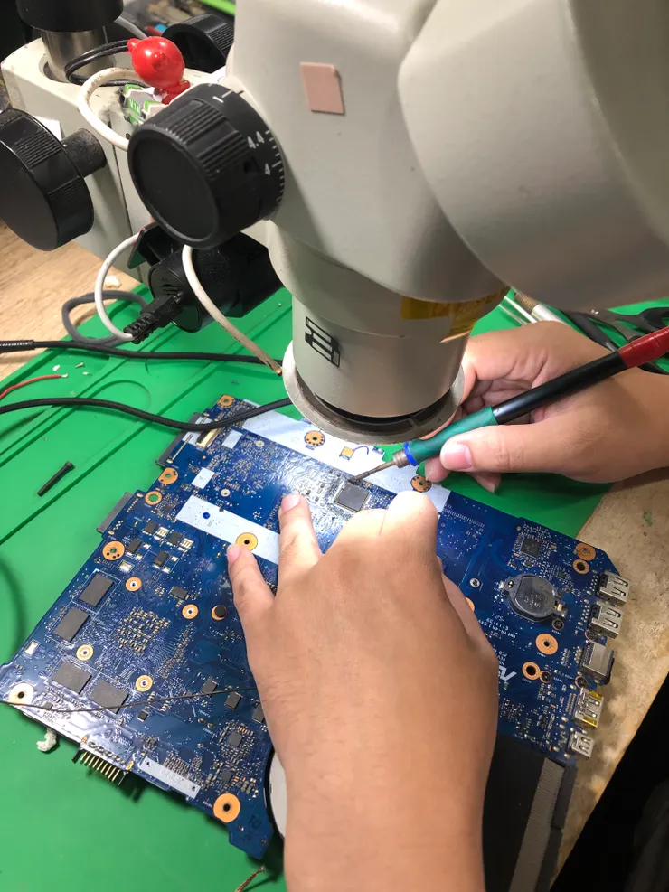 顯微鏡上場，先清理一下外觀。