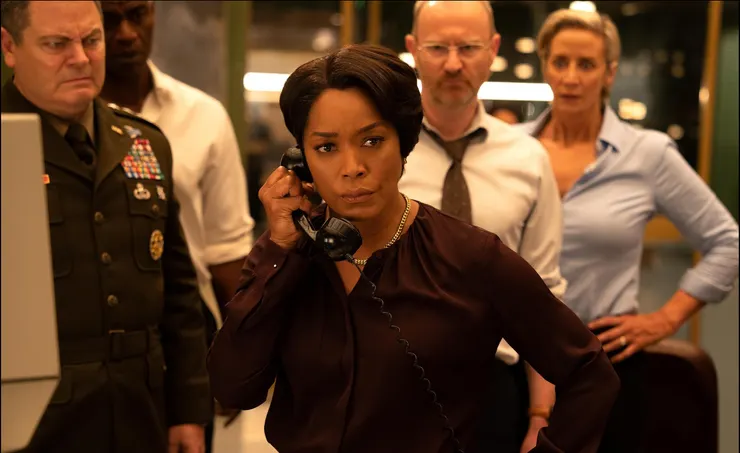 除了從局長升總統的艾瑞卡 其他人臉只有陌生