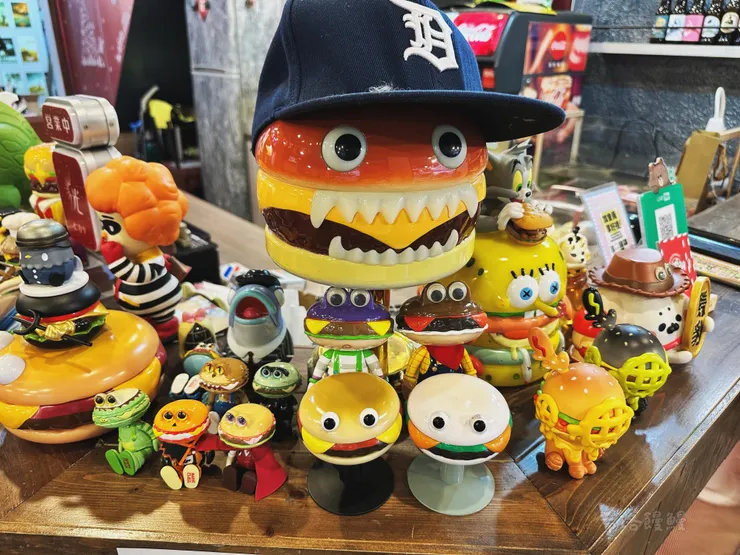 好多可愛的漢堡仔阿！之前看照片以為這是提供給小朋友玩的，其實是店內擺設，請勿觸碰喔~