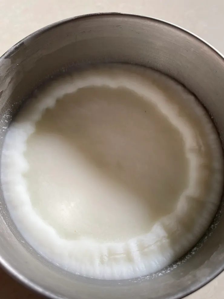 這是煉製完後的雪白豬油