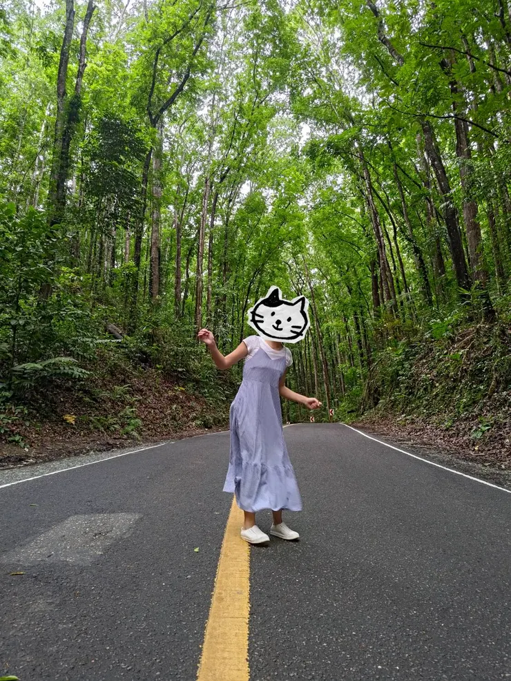 我也是不免俗地拍了一張奇怪的照片