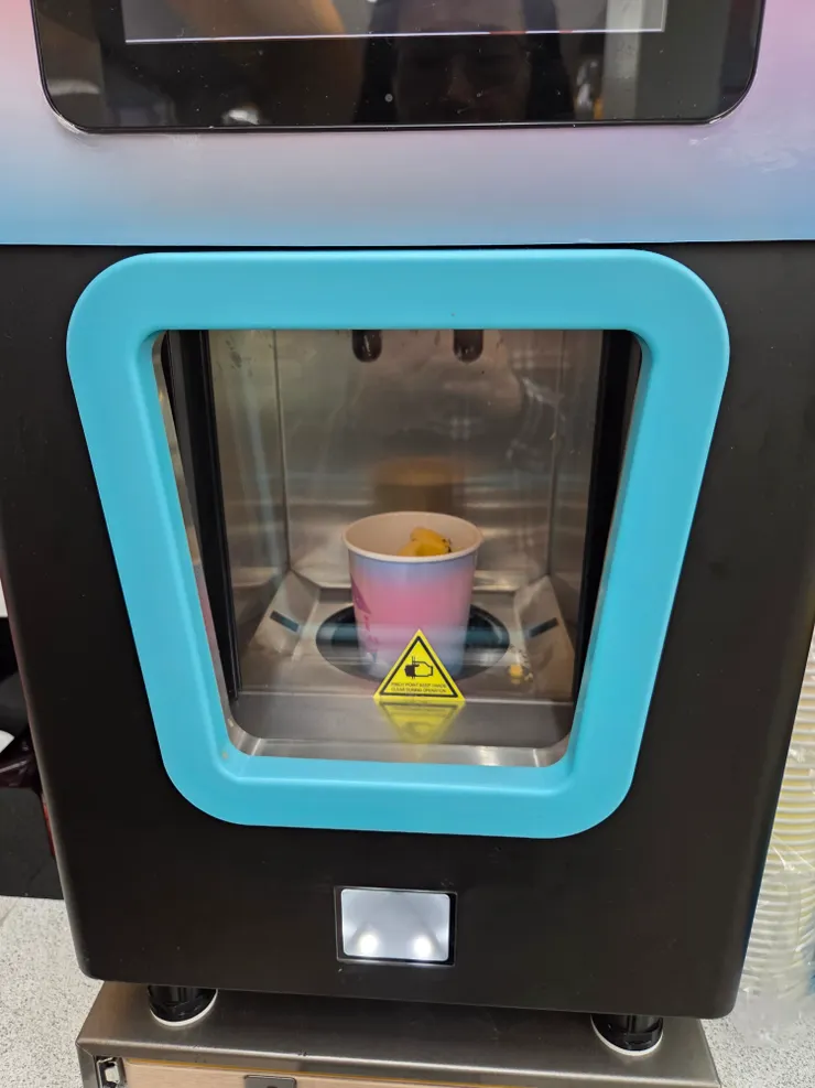 將裝好的食材放入機器內