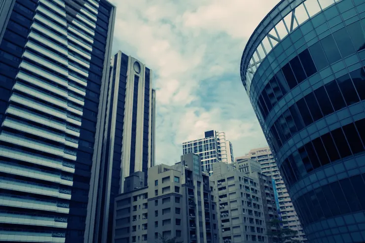 現在你們知道我沒在瘋動漫還跑去動漫展三天是在幹什麼了吧。其實我並不是真的想要公仔模型，就算是最大獎的iphone與PS5其實我也不是很需要，只是這些平常買的起的東西一擺在抽獎架上突然就會讓人想試試手氣。