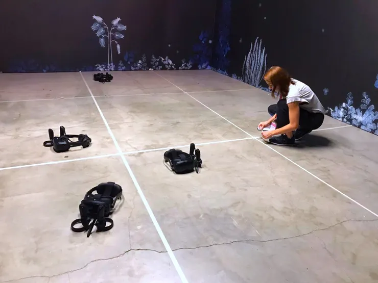 在2024高雄電影節的展場裡，可同時讓3位觀眾參與。（圖片來源：https://www.facebook.com/josephineDerobe2/photos_by）