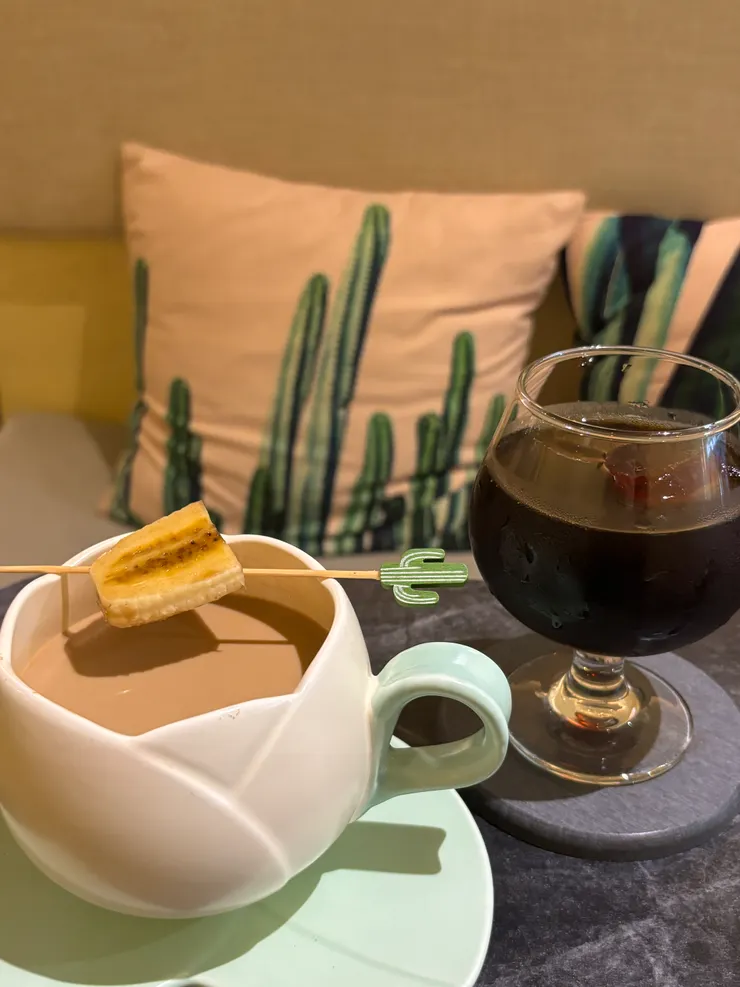 Cactus Bar＆Cactus cafe｜芭娜娜拿鐵＆冷萃咖啡