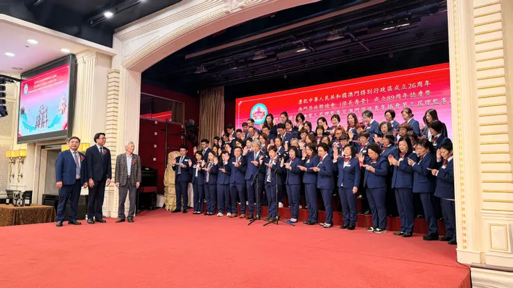 新一屆梁族婦協及青協理監事宣誓就職