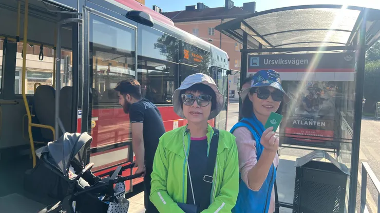 公車前門上車後門下車，推嬰兒車的不受限。