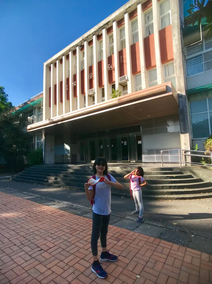 廣告系、新聞系、廣電系三系系辦的「新聞館」