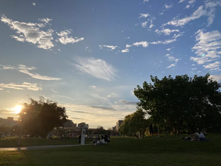 和姊心血來潮的劍潭美公園野餐>///<