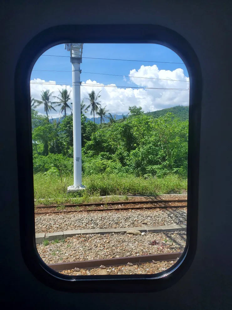 坐新自強號真的很舒適，充滿期待