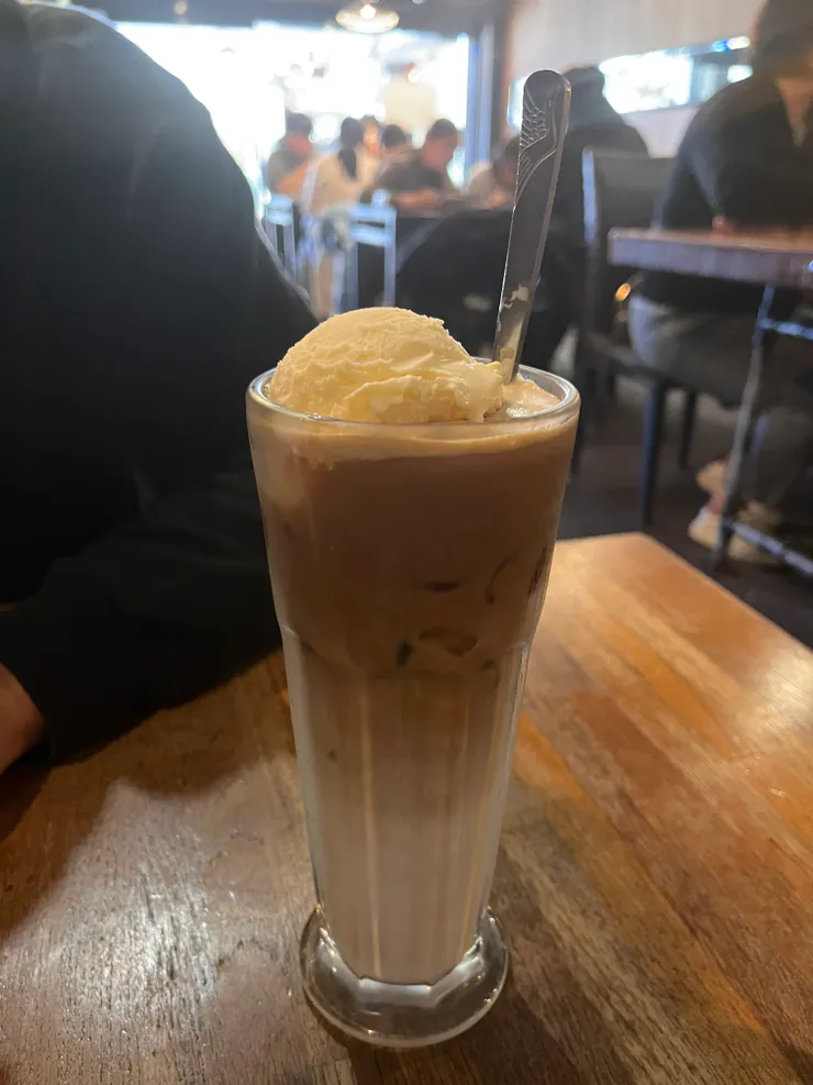 漂浮冰咖啡 140元