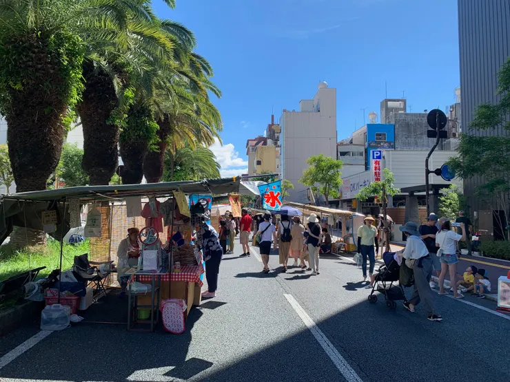 熱爆,賣冰的生意最好。