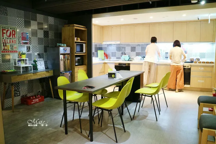 台灣青旅膠囊旅店